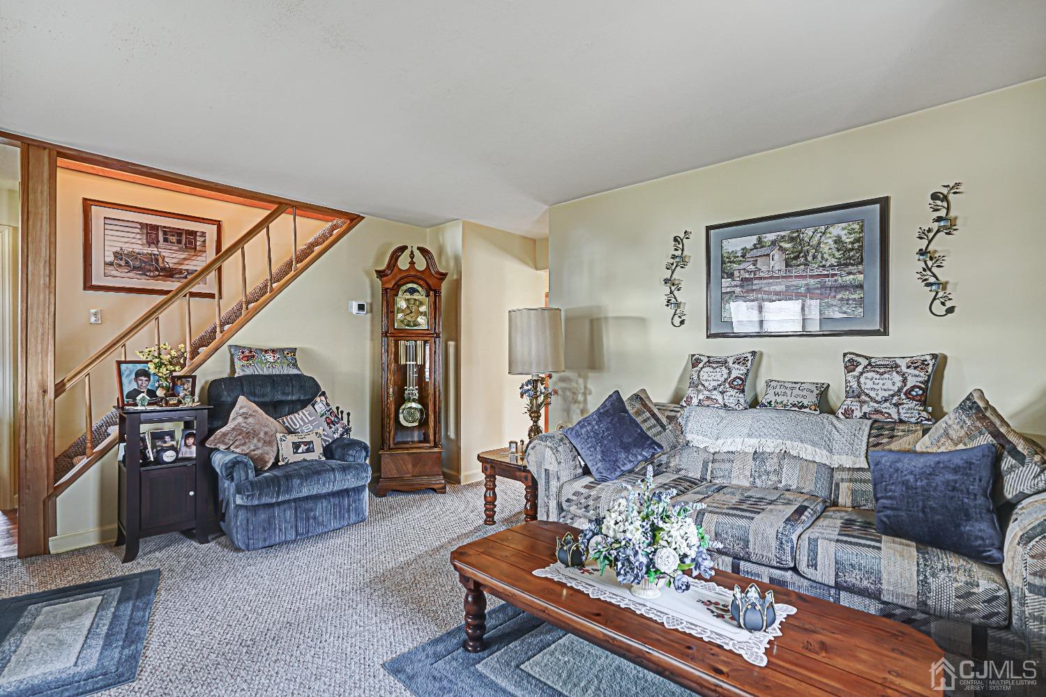 17 Rolling Road Middlesex, NJ 08846 - Photo 6 of 24 Open staircase in foyer