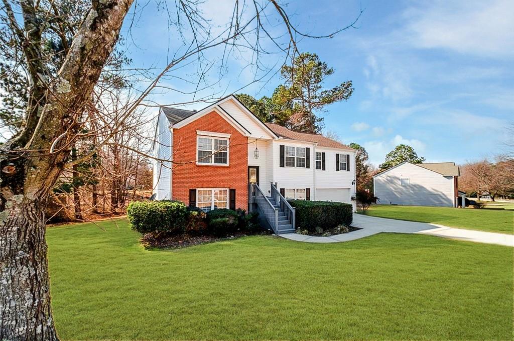 452 Crested View Drive Loganville, GA 30052 - Photo 2 of 51