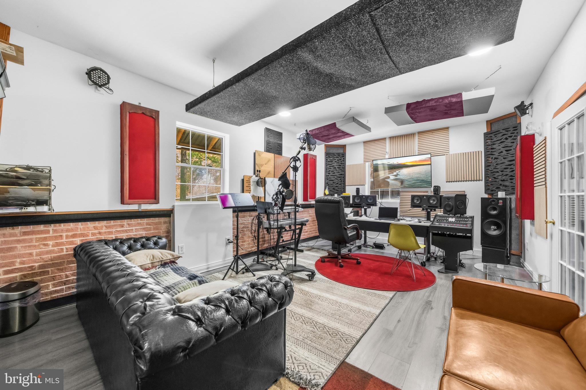 1801 Springvale Court Accokeek, MD 20607 - Photo 31 of 90 Enclosed Sunroom