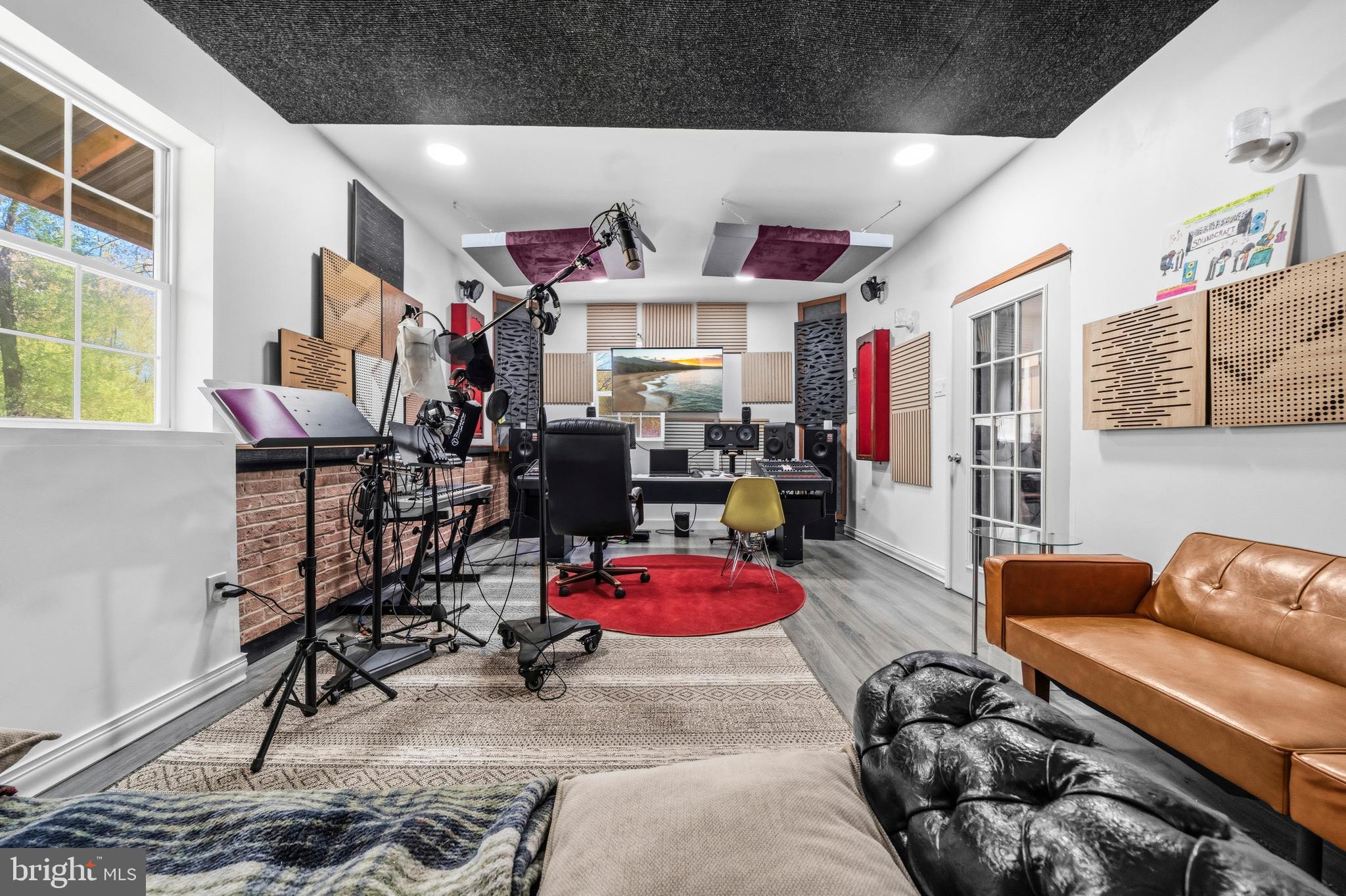 1801 Springvale Court Accokeek, MD 20607 - Photo 32 of 90 Enclosed Sunroom