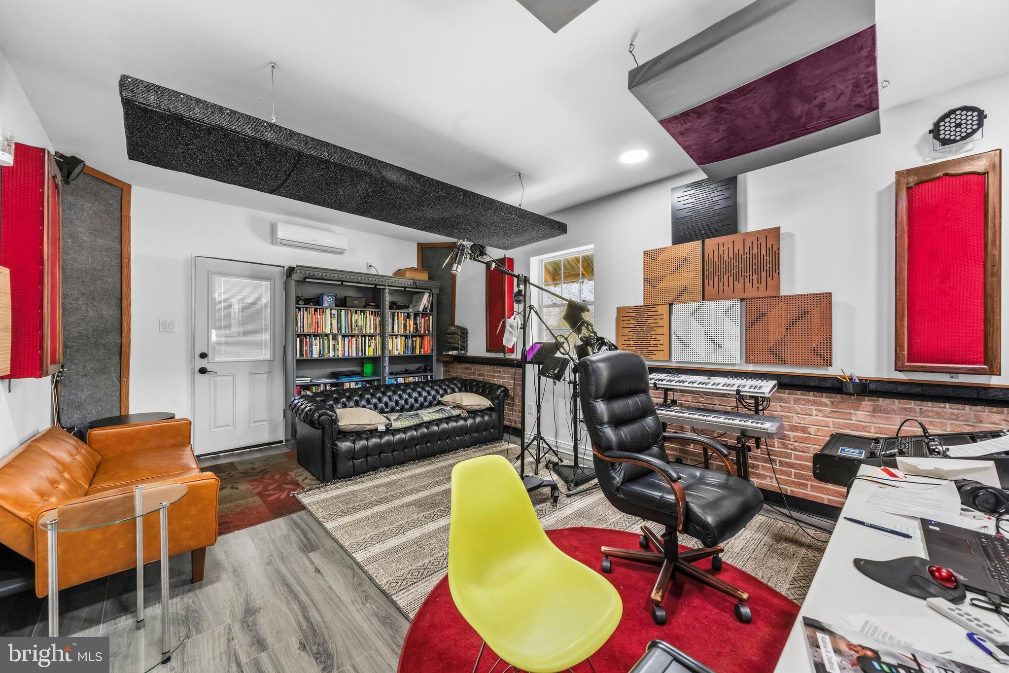 1801 Springvale Court Accokeek, MD 20607 - Photo 33 of 90 Enclosed Sunroom