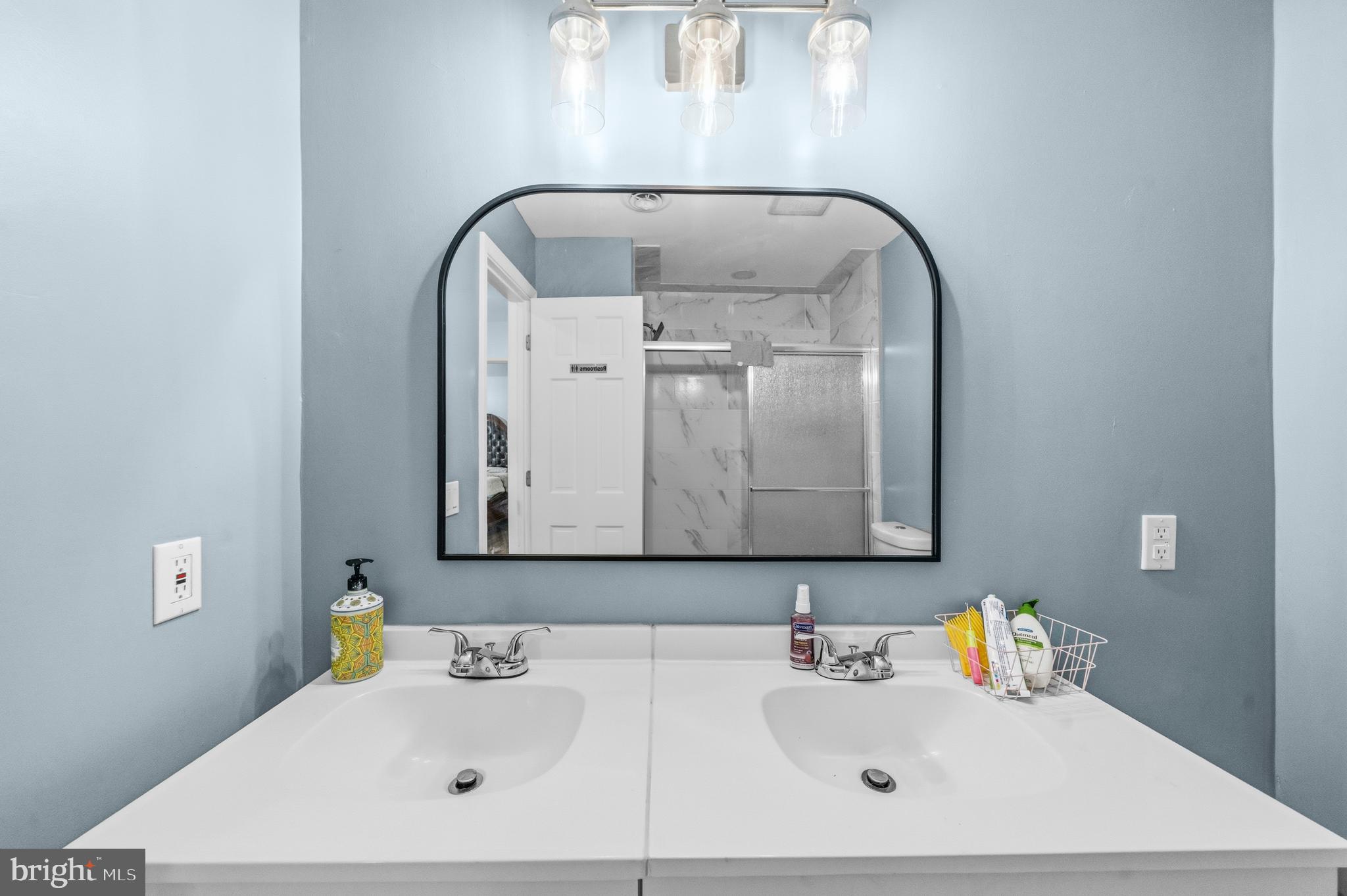 1801 Springvale Court Accokeek, MD 20607 - Photo 57 of 90 Hallway Bathroom