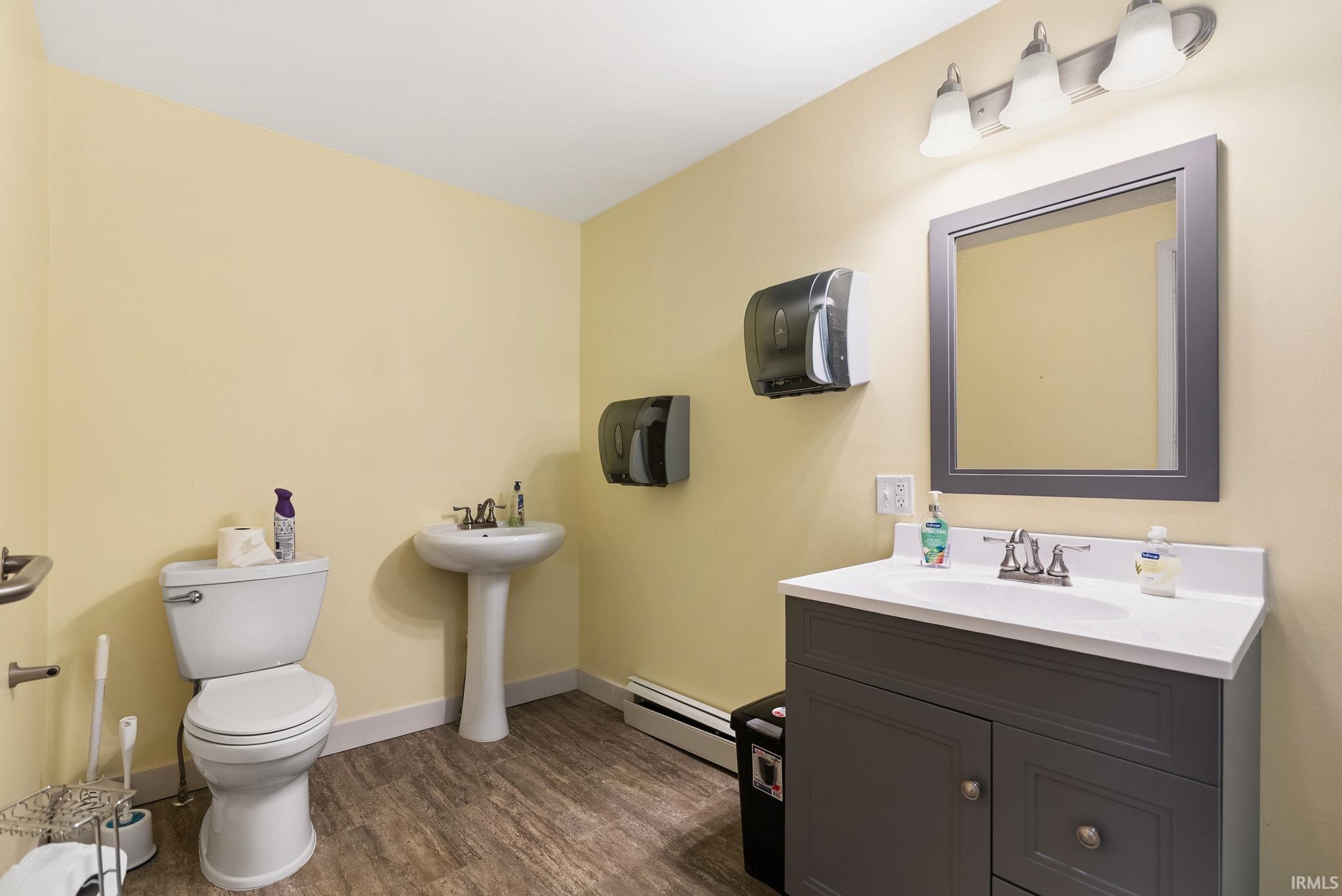 304 West Main Street Syracuse, IN 46567 - Photo 23 of 44