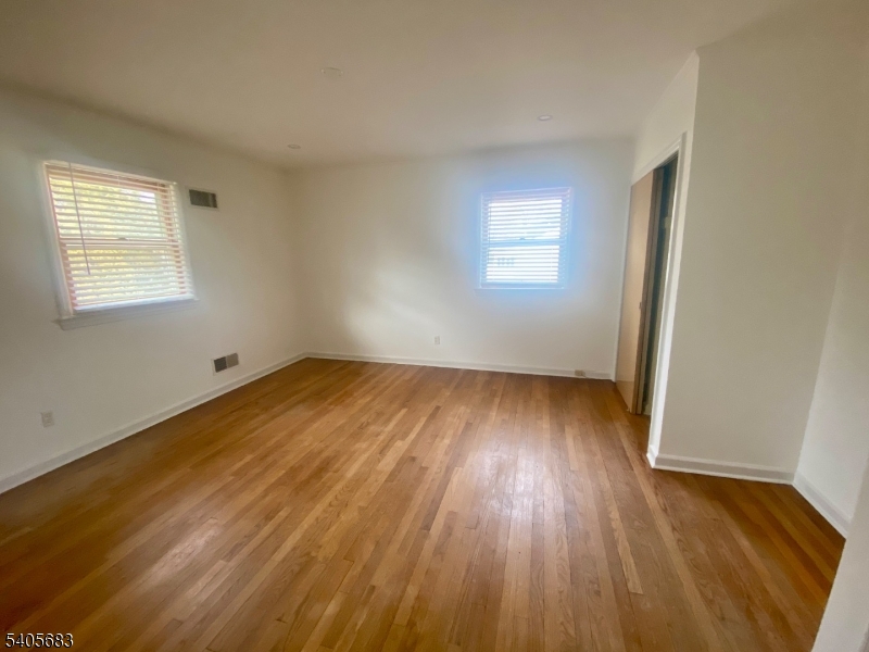 215 Boulevard Pequannock, NJ 07444 - Photo 14 of 22