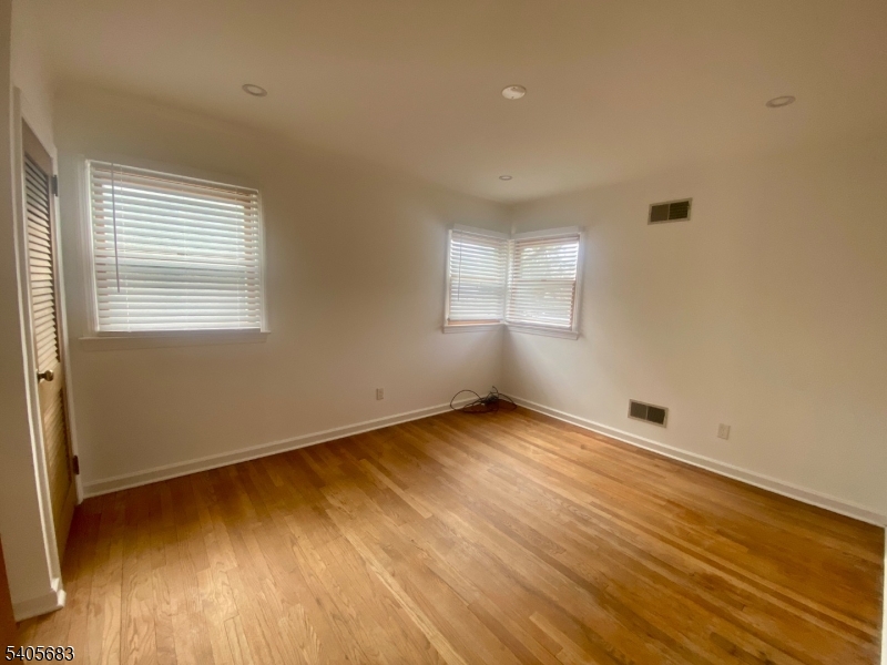 215 Boulevard Pequannock, NJ 07444 - Photo 9 of 22