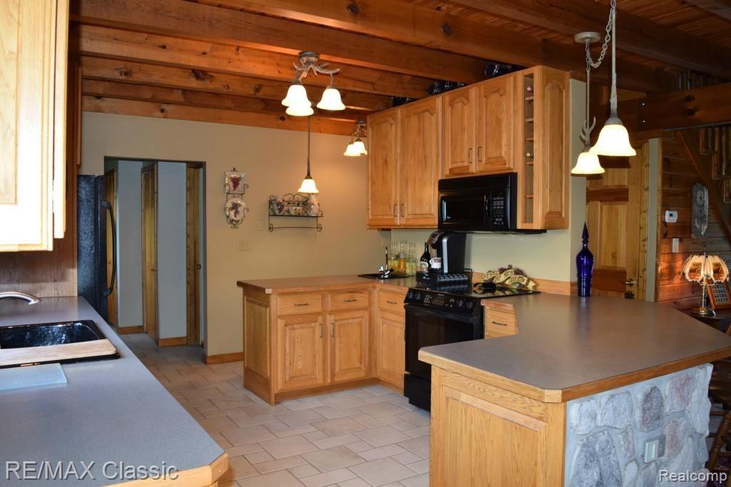 4652 Burgess Road Pinckney, MI 48169 - Photo 8 of 48 DSC_0119.jpg