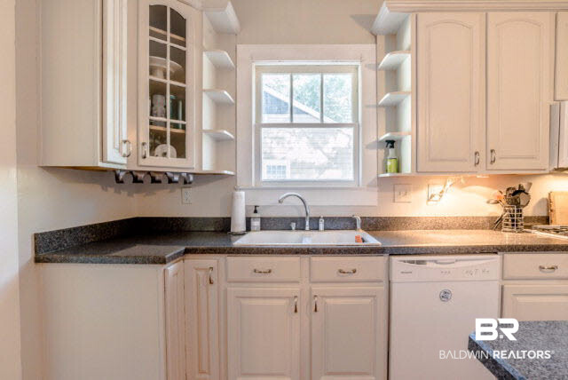 160 Williams Street Mobile, AL 36606 - Photo 16 of 35