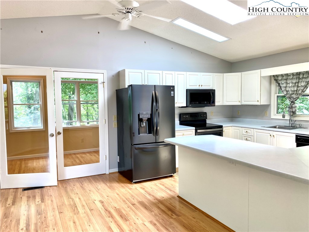 134 Galax Loop Newland, NC 28657 - Photo 16 of 50