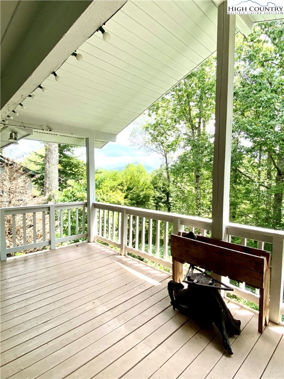 134 Galax Loop Newland, NC 28657 - Photo 20 of 50