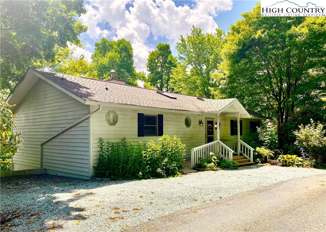 134 Galax Loop Newland, NC 28657 - Photo 2 of 50