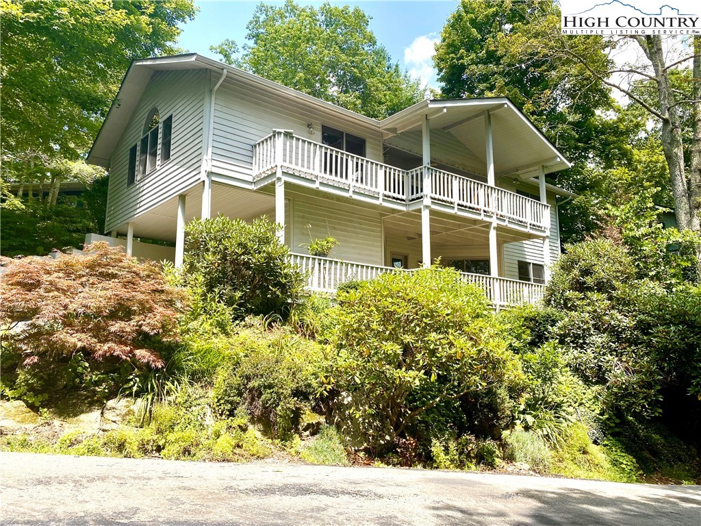 134 Galax Loop Newland, NC 28657 - Photo 4 of 50