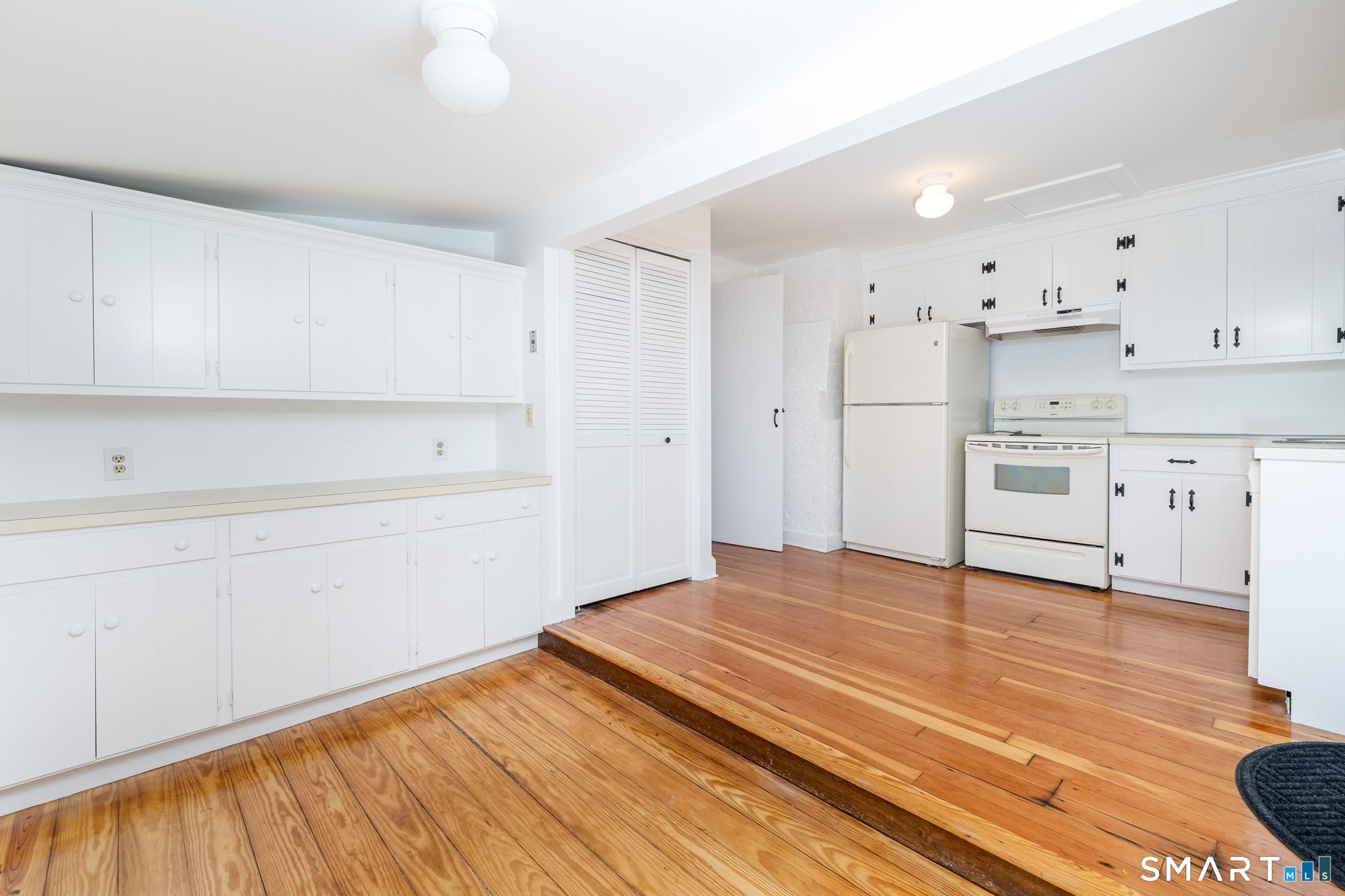 400 Thomaston Road Watertown, CT 06795 - Photo 13 of 25