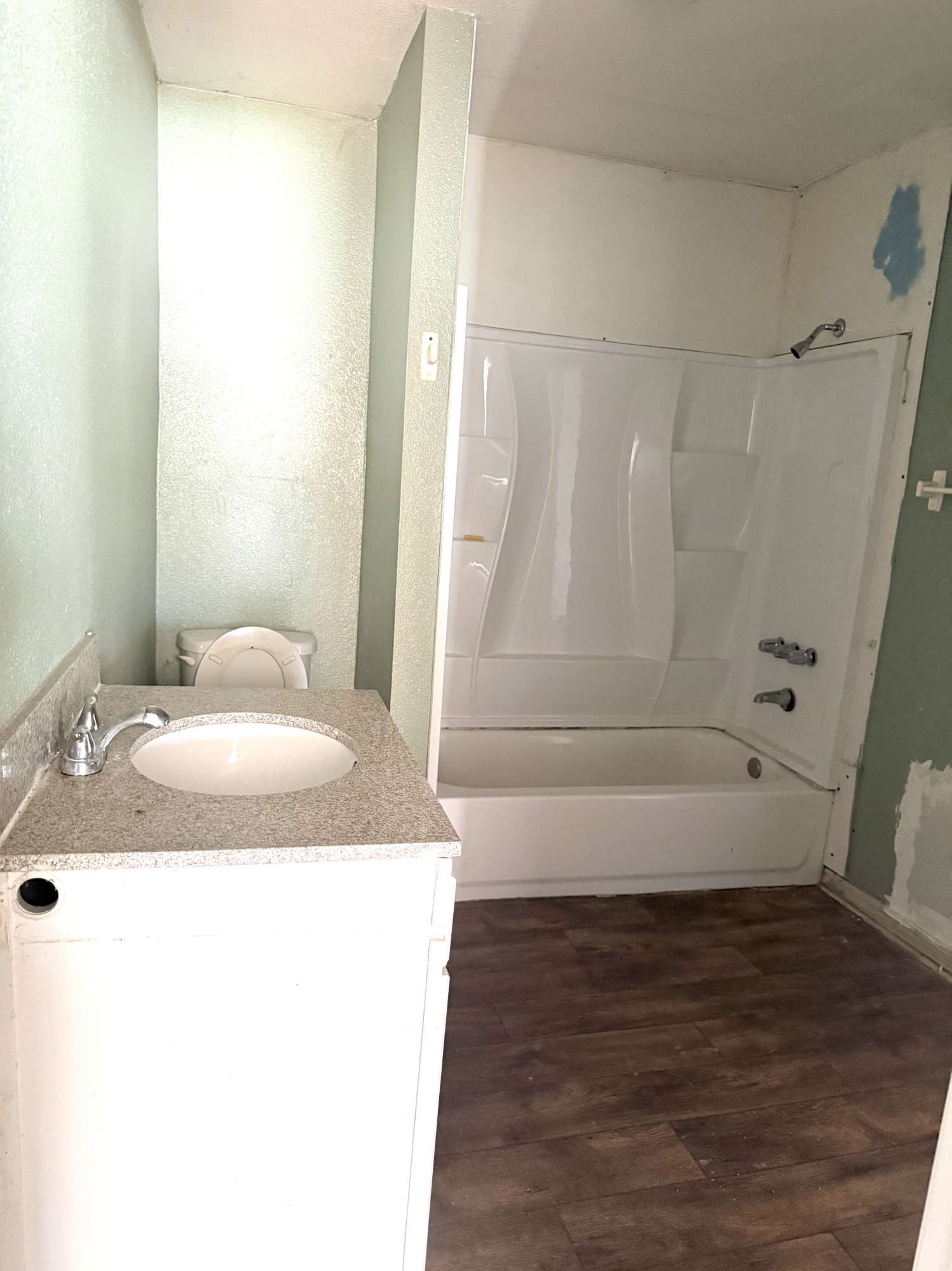3122 Hamilton Street La Porte, TX 77571 - Photo 14 of 20 a bathroom with a sink and a mirror