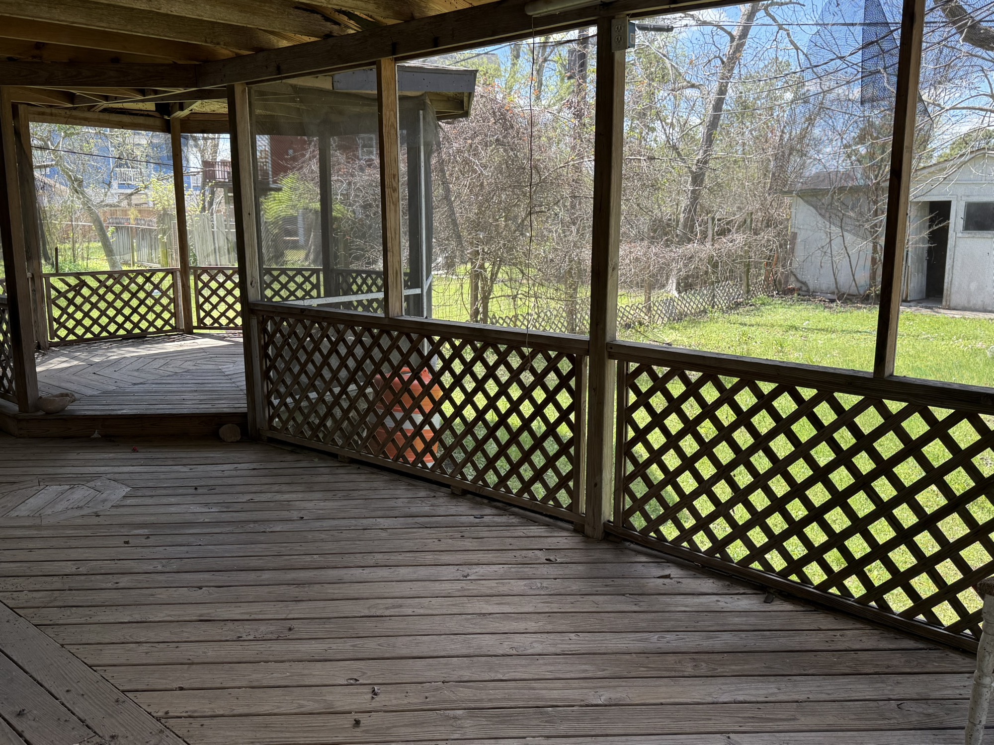 3122 Hamilton Street La Porte, TX 77571 - Photo 16 of 20 a view of a black gate