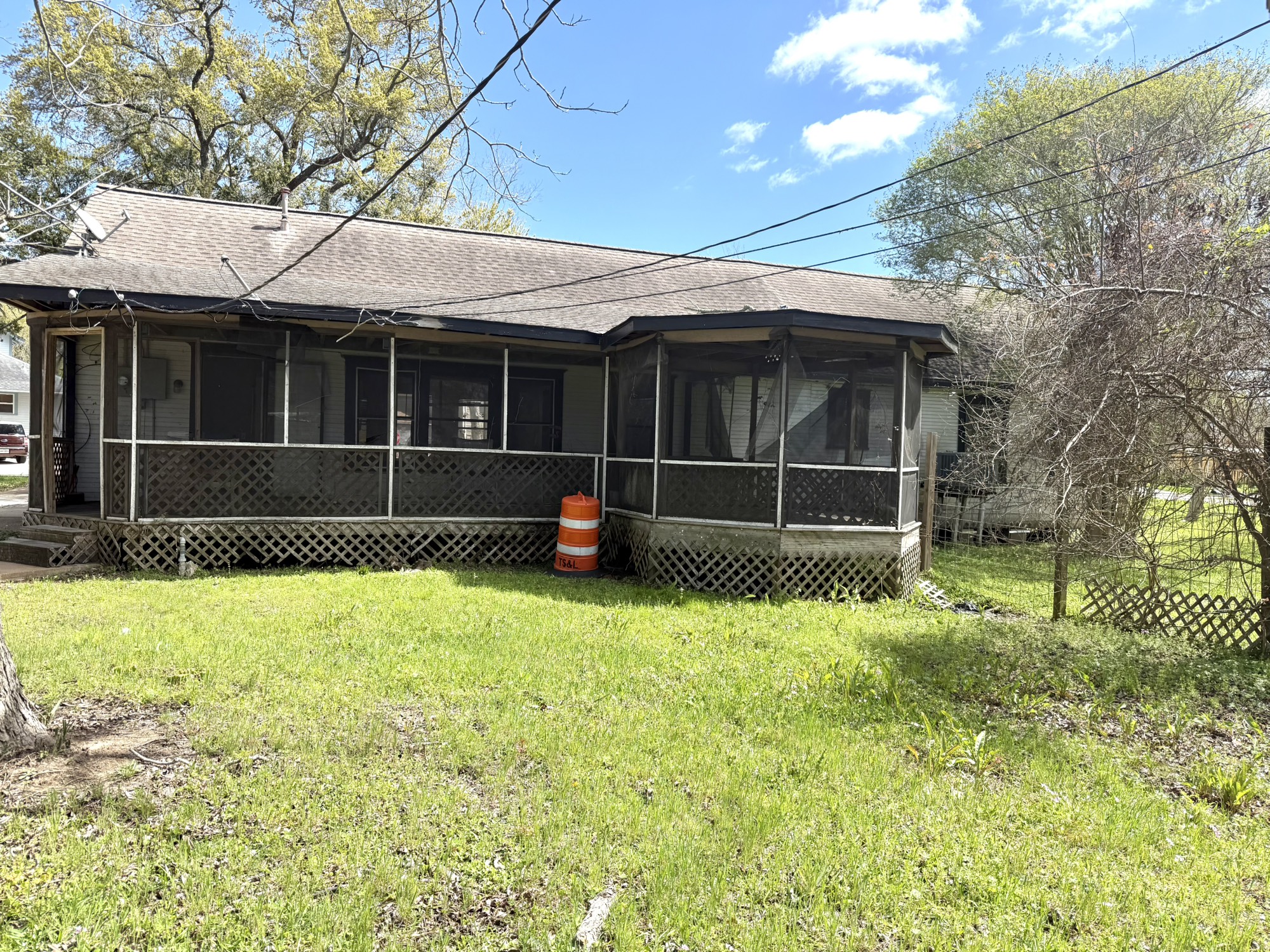 3122 Hamilton Street La Porte, TX 77571 - Photo 20 of 20 a front view of a house with a yard