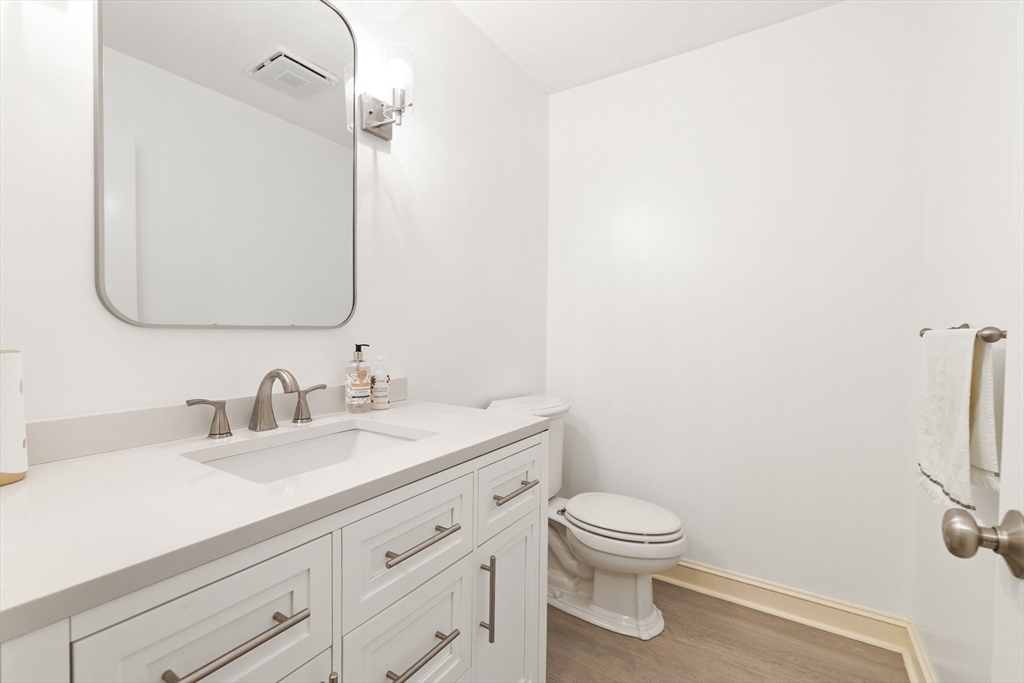 10 Winston Road Holliston, MA 01746 - Photo 17 of 38