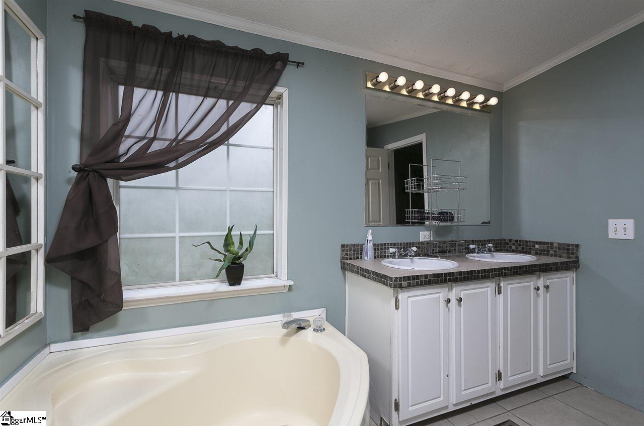 2033 Reedy Fork Road Pelzer, SC 29669 - Photo 20 of 32