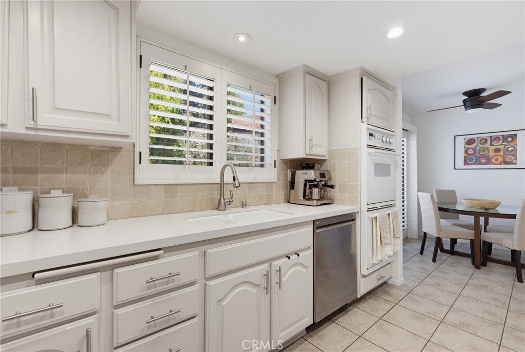 21901 Burbank Boulevard Woodland Hills, CA 91367 - Photo 7 of 30