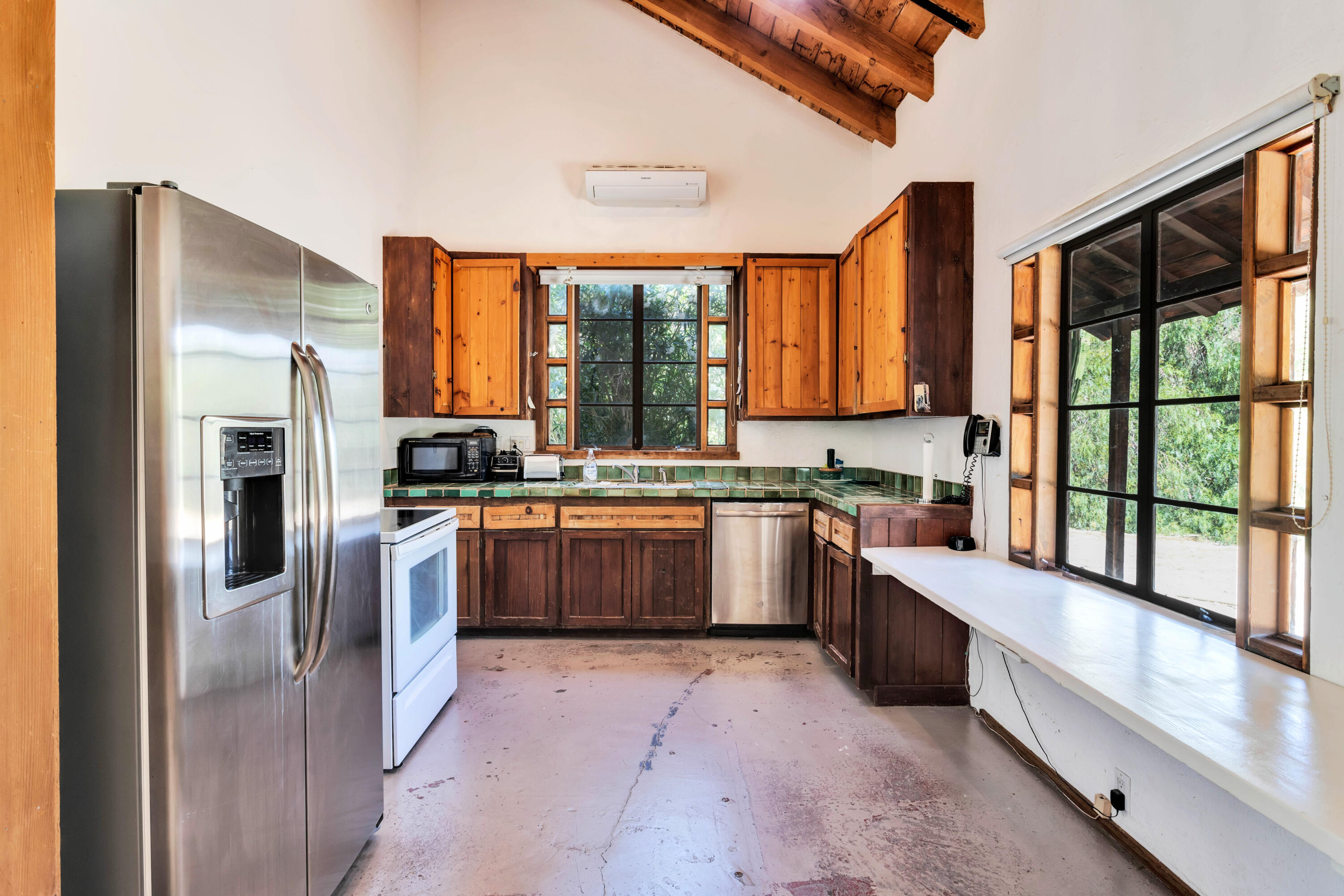 15981 Snowcreek Canyon Road Whitewater, CA 92282 - Photo 12 of 62 Kitchen