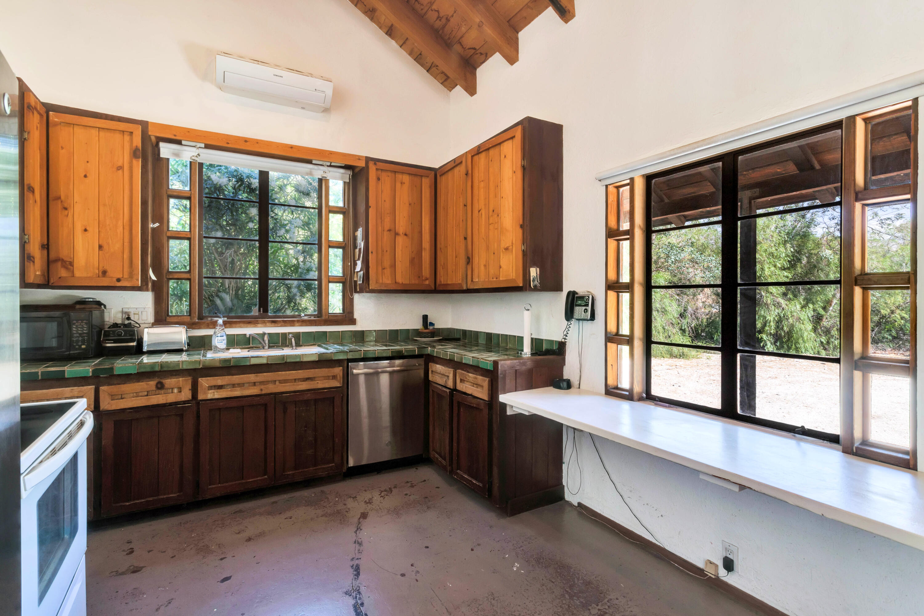 15981 Snowcreek Canyon Road Whitewater, CA 92282 - Photo 13 of 62 Kitchen