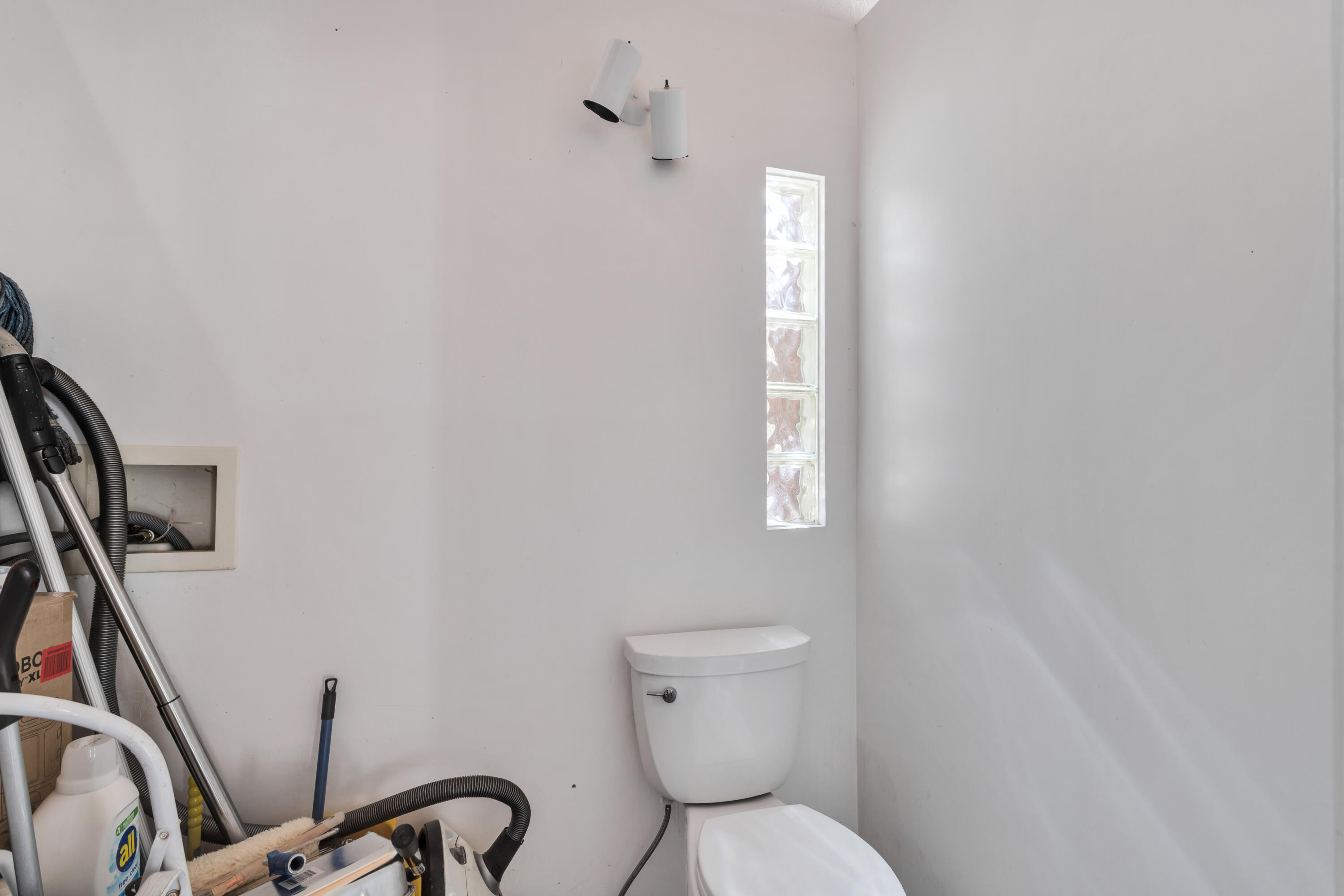 15981 Snowcreek Canyon Road Whitewater, CA 92282 - Photo 29 of 62 Guest Bathroom