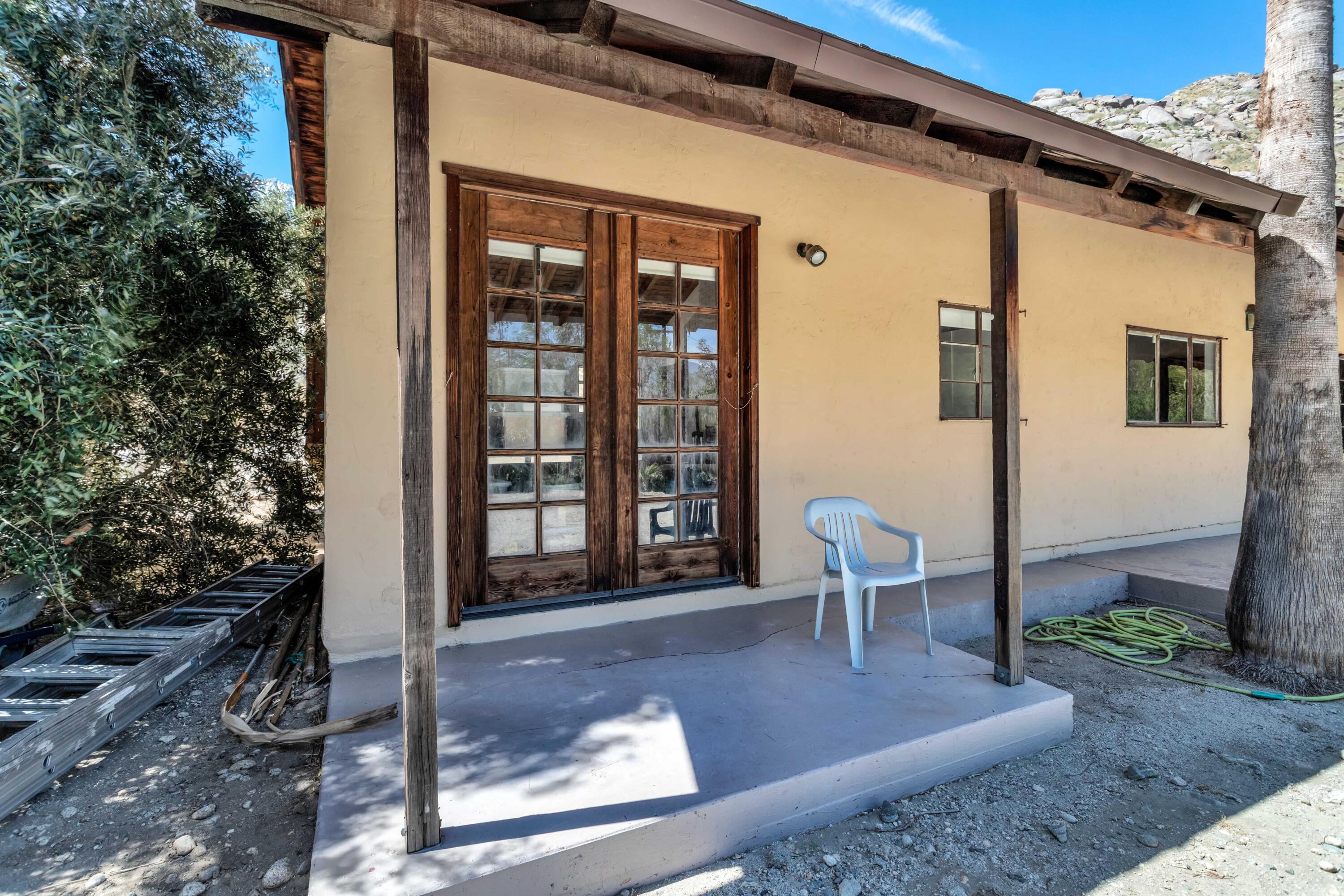 15981 Snowcreek Canyon Road Whitewater, CA 92282 - Photo 4 of 62 Front Porch