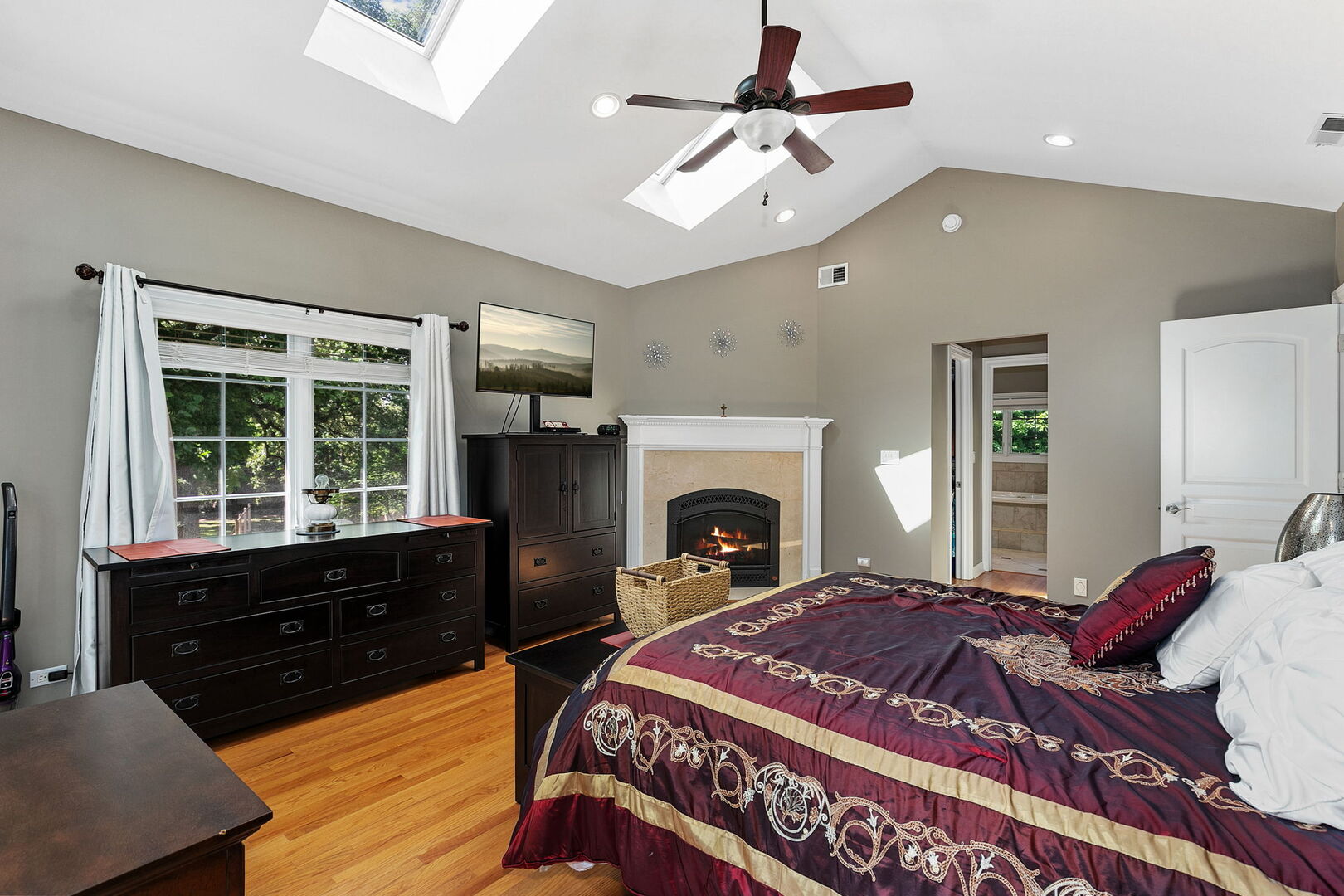 1008 Meadow Road Northbrook, IL 60062 - Photo 21 of 43 Gallery Image 21