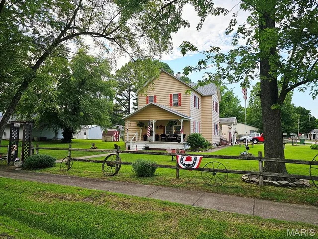 $177,000 | 521 Cherry Street, Tilden, IL 62292