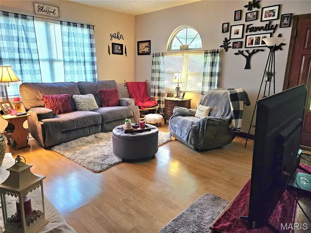 $177,000 | 521 Cherry Street, Tilden, IL 62292