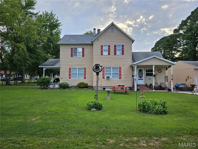 $177,000 | 521 Cherry Street, Tilden, IL 62292