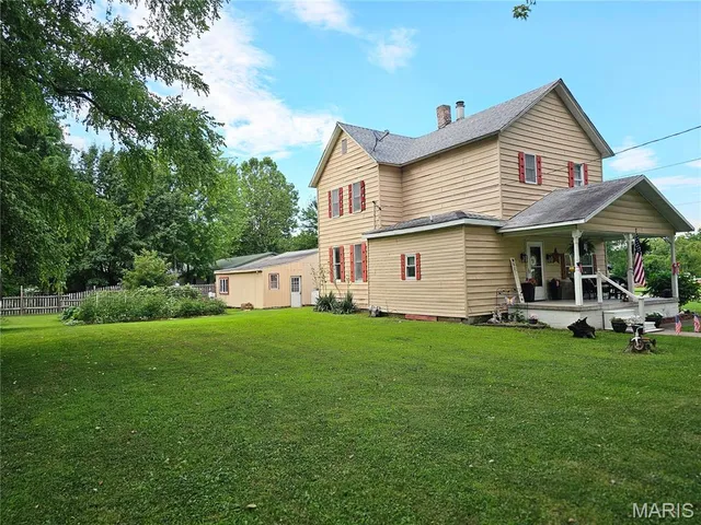 $177,000 | 521 Cherry Street, Tilden, IL 62292