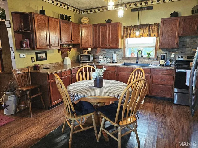 $177,000 | 521 Cherry Street, Tilden, IL 62292