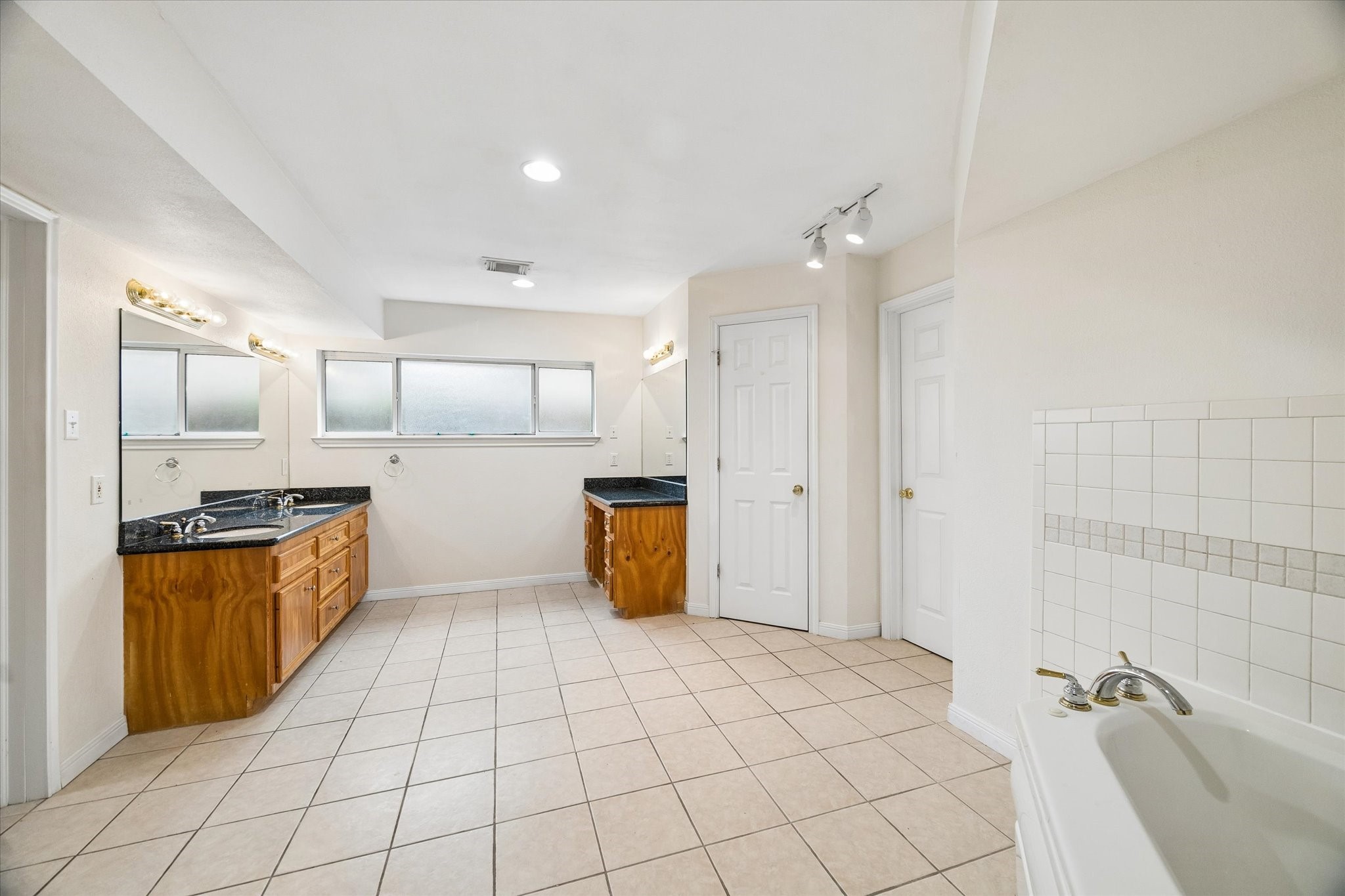 1740 Crownover Road Houston, TX 77080 - Photo 18 of 30 Gallery Image 18