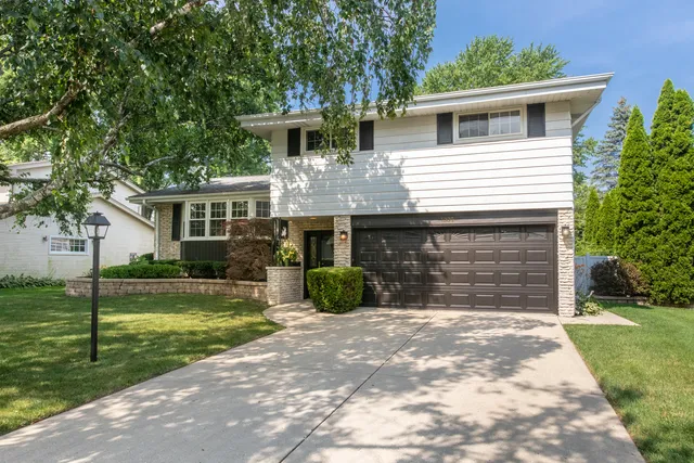 $569,000 | 1008 North Newberry Lane, Arlington Heights, IL 60004