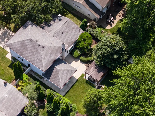 $569,000 | 1008 North Newberry Lane, Arlington Heights, IL 60004