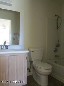 3511 East Baseline Road, Unit 1061 Phoenix, AZ 85042 - Photo 6 of 7 Bath