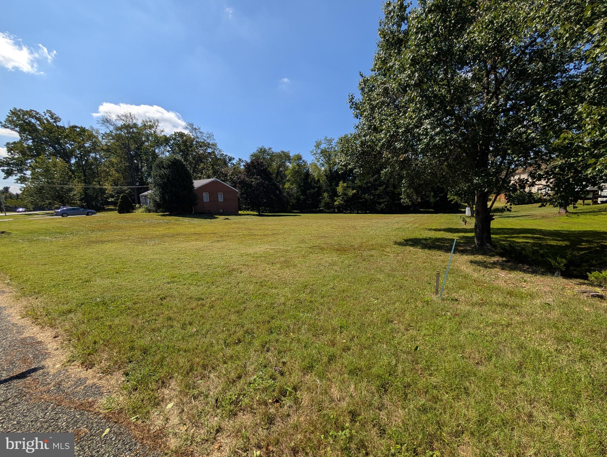 15500 Quince Orchard Road Gaithersburg, MD 20878 - Photo 8 of 11 Level & spacious