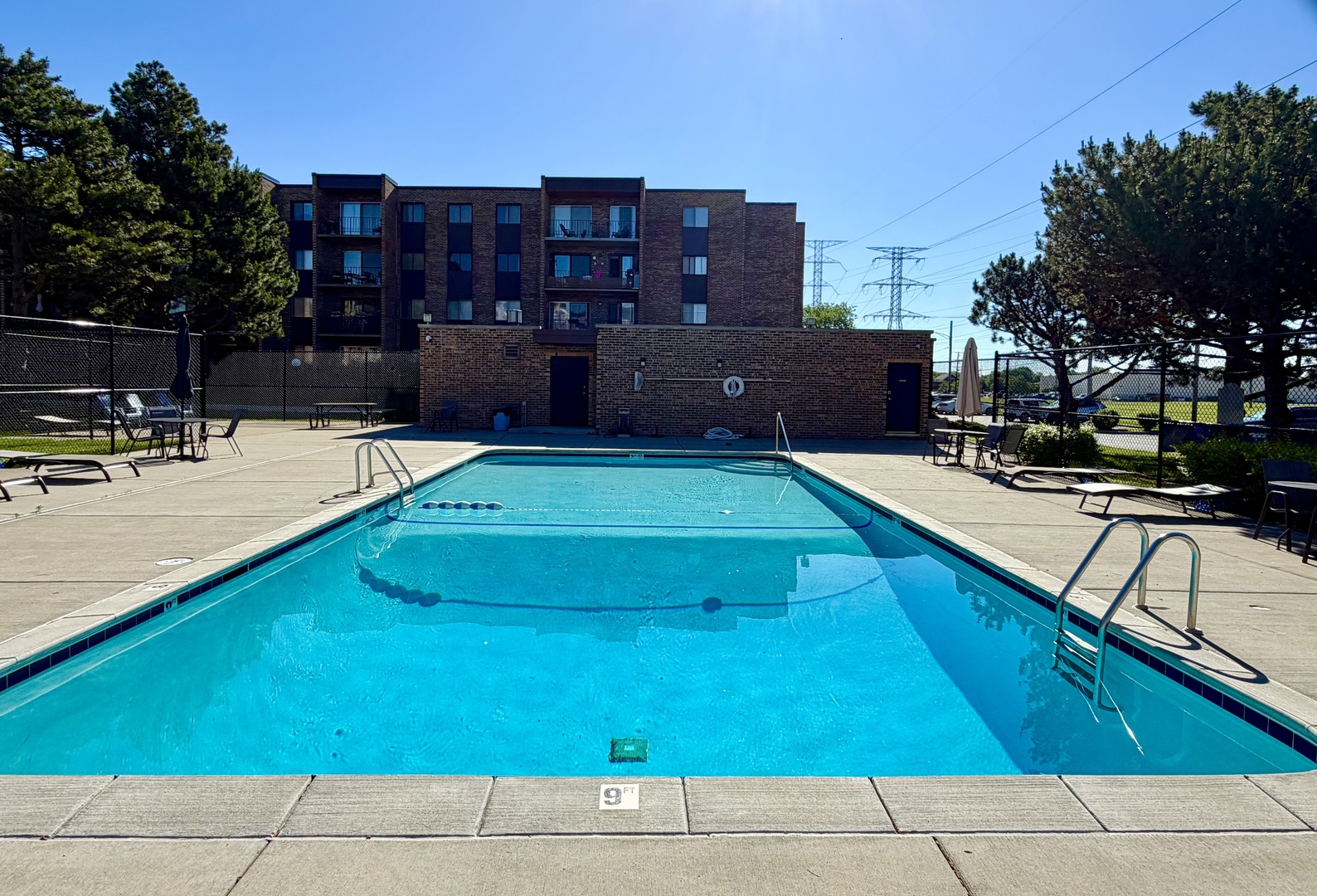625 West Huntington Commons Road, Unit 317 Mount Prospect, IL 60056 - Photo 40 of 45