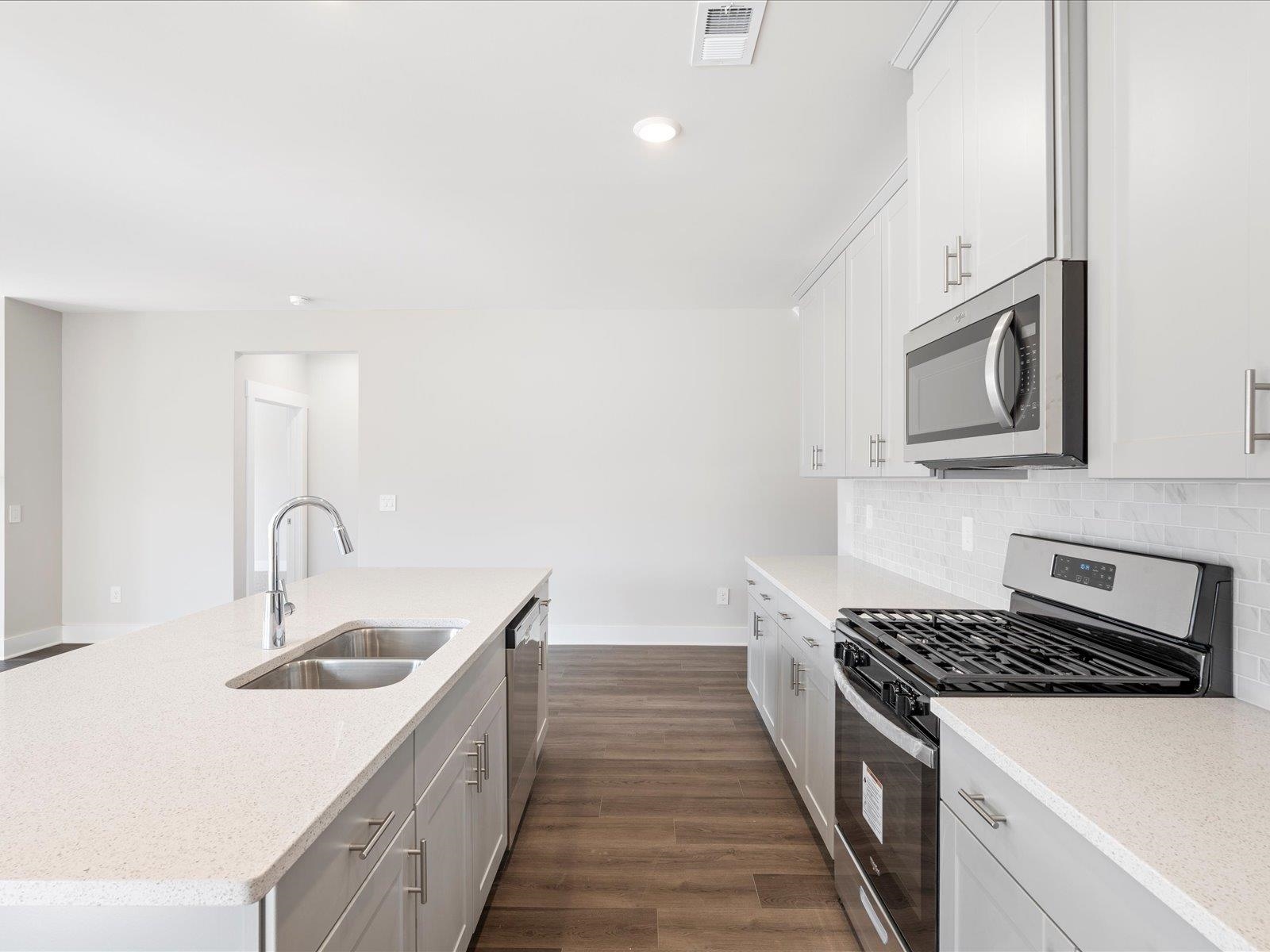 1030 Hillcraft Drive Greer, SC 29651 - Photo 6 of 33