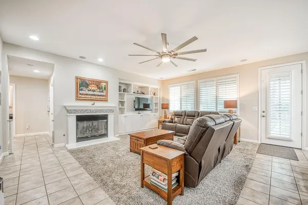 $755,000 | 4626 North Arrow Ridge Way, Clovis, CA 93619