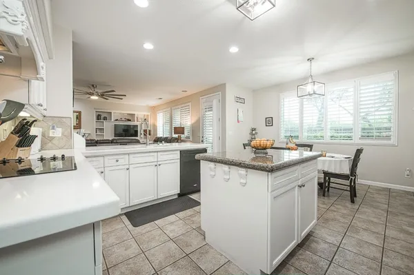 $755,000 | 4626 North Arrow Ridge Way, Clovis, CA 93619