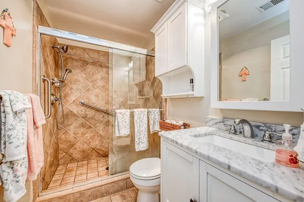 $755,000 | 4626 North Arrow Ridge Way, Clovis, CA 93619