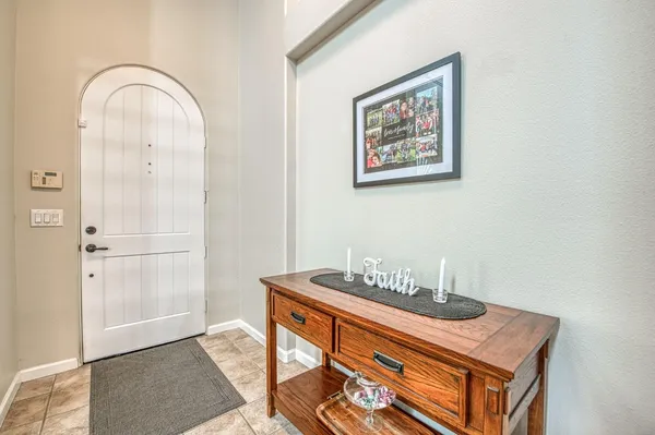 $755,000 | 4626 North Arrow Ridge Way, Clovis, CA 93619