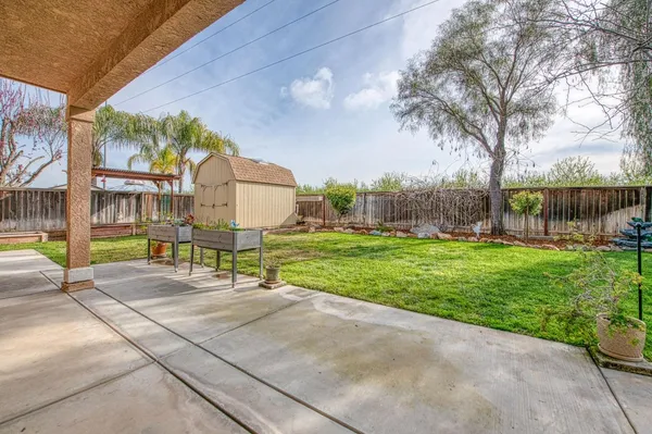 $755,000 | 4626 North Arrow Ridge Way, Clovis, CA 93619