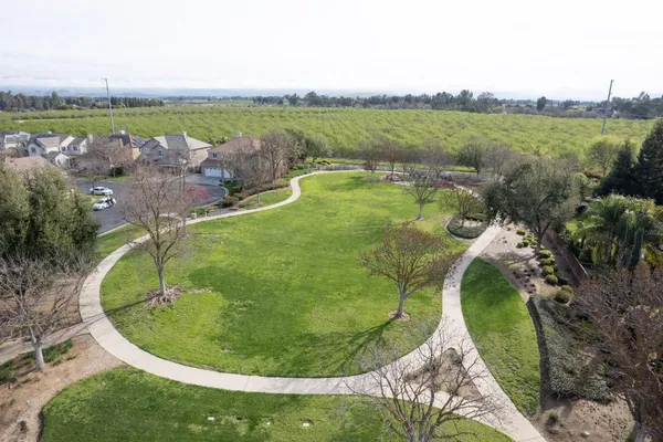$755,000 | 4626 North Arrow Ridge Way, Clovis, CA 93619
