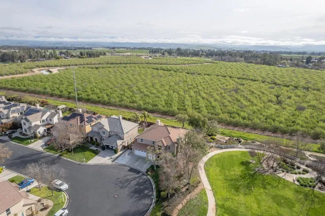 $765,000 | 4626 North Arrow Ridge Way, Clovis, CA 93619