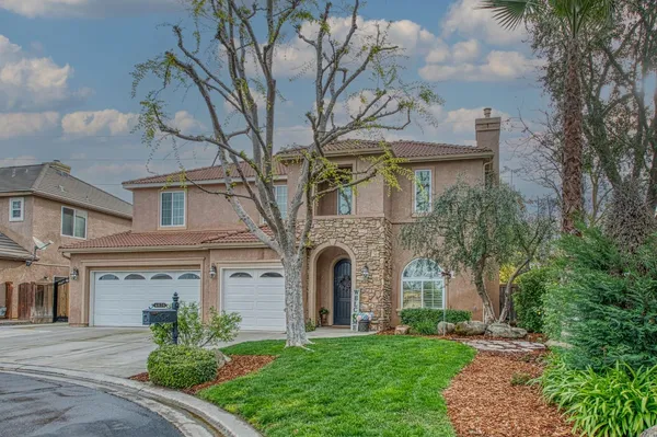 $755,000 | 4626 North Arrow Ridge Way, Clovis, CA 93619