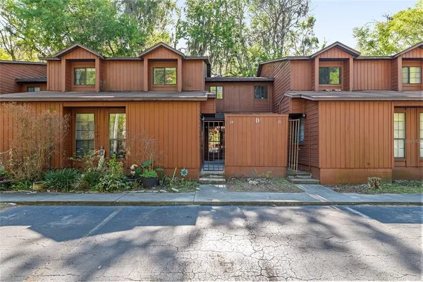 $199,900 | 900 Southwest 62nd Boulevard, Unit D24, Gainesville, FL 32607