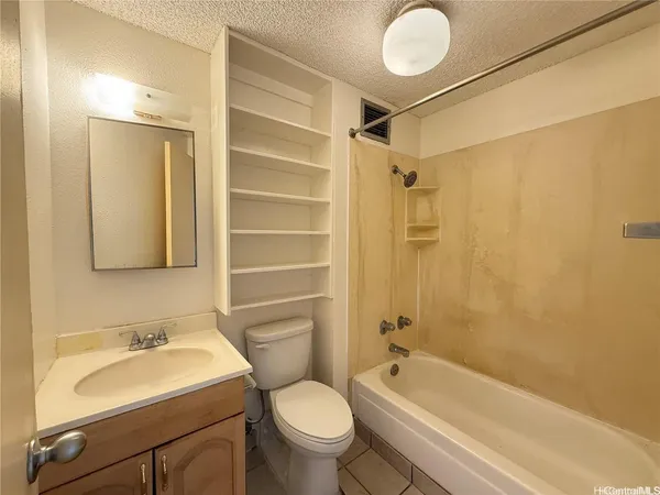 $2,250 | 2211 Ala Wai Boulevard, Unit 806, Honolulu, HI 96815