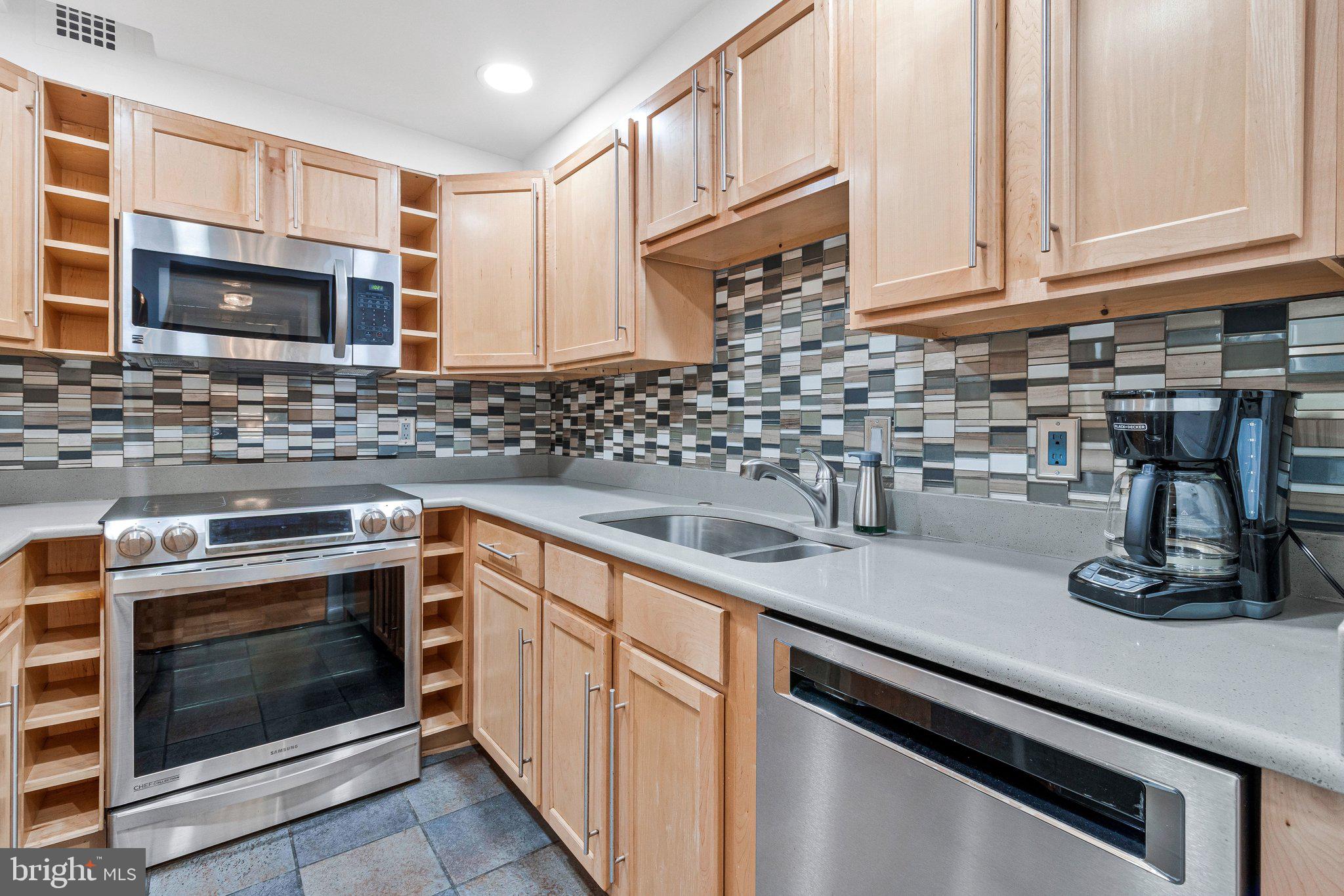 560 N Street Southwest, Unit 708N Washington, DC 20024 - Photo 6 of 26